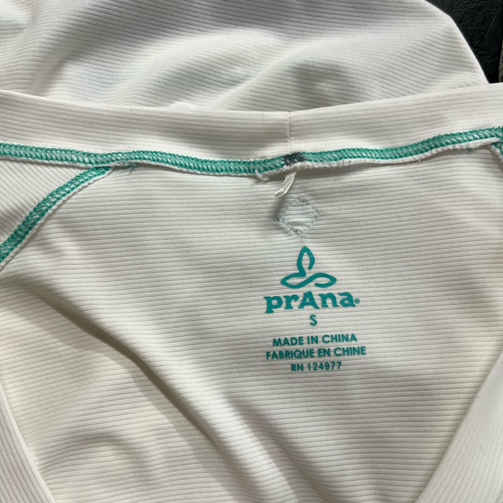 PrAna top size small - Picture 6 of 8